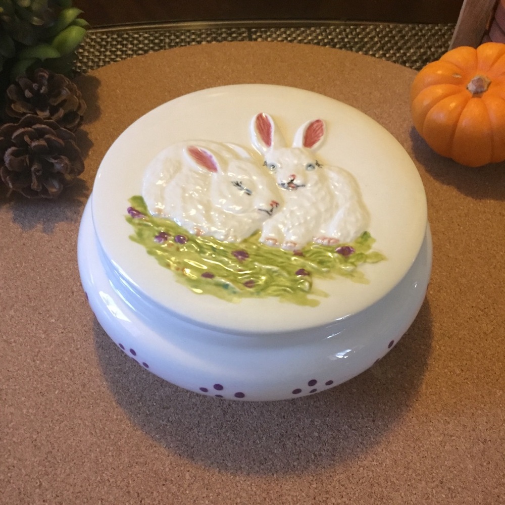 Retro Hand Painted Rabbit Trinket Dish